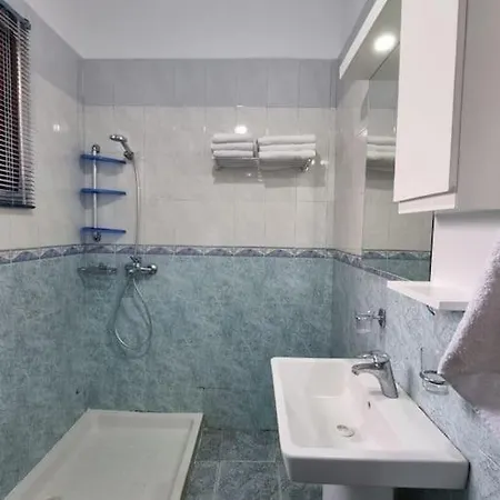 شقة Zyli Apts, By Bunker Art 2 Museum,