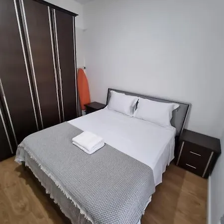 아파트 Zyli Apts, By Bunker Art 2 Museum, 티라나