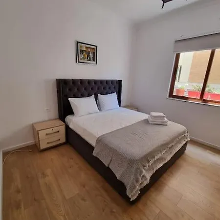 Zyli Apts, By Bunker Art 2 Museum, 아파트 티라나