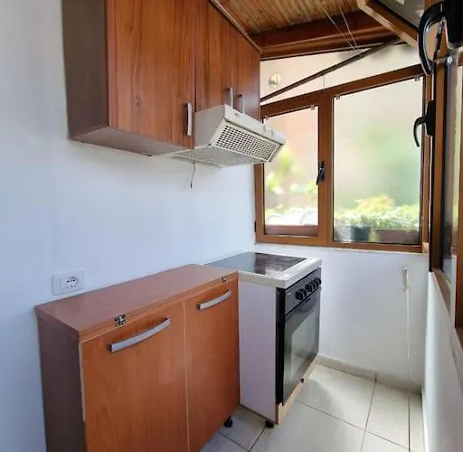 Zyli Apts, By Bunker Art 2 Museum, 地拉那